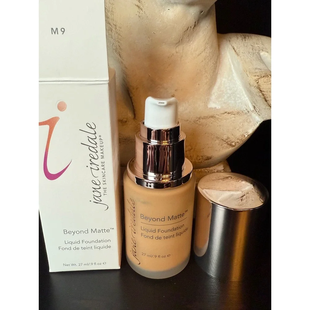 Jane Iredale Beyond Matte Liquid Foundation Shade M9 27ml .9 fl oz New in Box